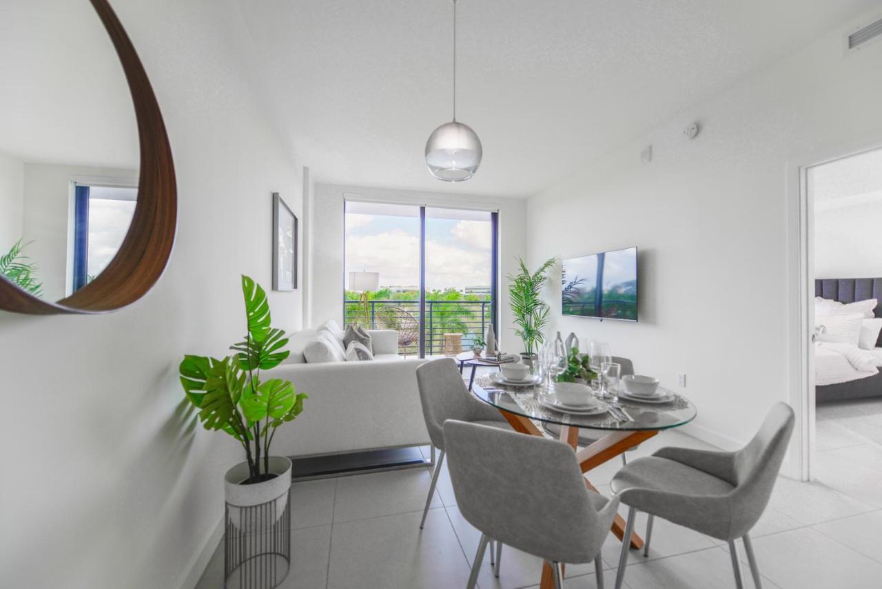 Cozy 1- 1 Bedroom Steps From Downtown Doral Park Miami Eksteriør billede