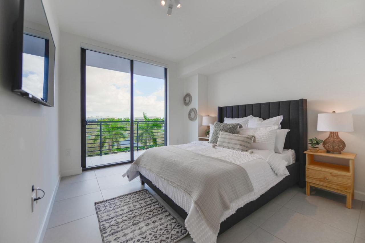 Cozy 1- 1 Bedroom Steps From Downtown Doral Park Miami Eksteriør billede