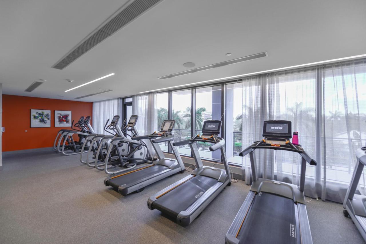 Cozy 1- 1 Bedroom Steps From Downtown Doral Park Miami Eksteriør billede